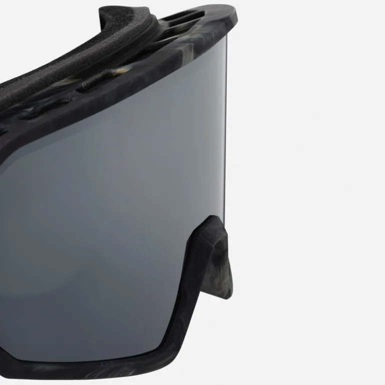 ESSENTIAL BLACK